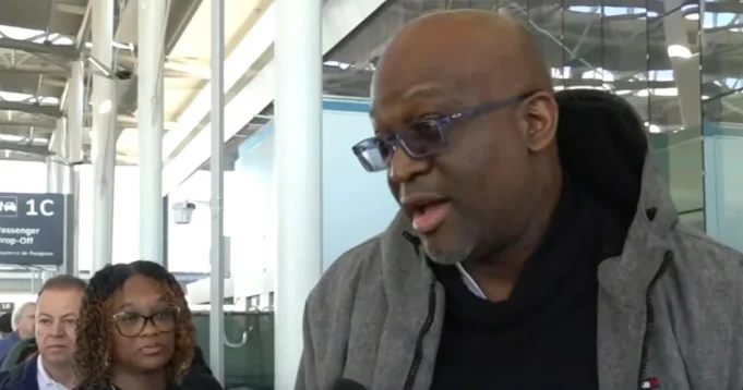 Οι ταξιδιώτες αναφέρουν ότι περιμένουν για ώρες στις γραμμές του Οι ταξιδιώτες αναφέρουν ότι περιμένουν για ώρες στις γραμμές του αεροδρομίου, εν μέσω προβλημάτων στελέχωσης λόγω διακοπής λειτουργίας
| presscode.gr