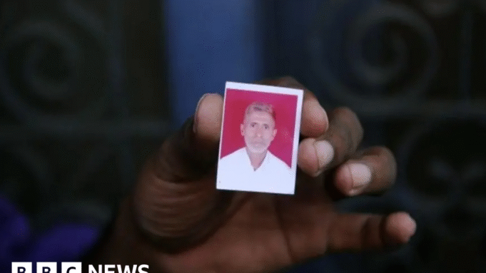 Οικογένεια Ινδού άνδρα που λιντσάρεται λόγω φήμες για βόειο κρέας Οικογένεια Ινδού άνδρα που λιντσάρεται λόγω φήμες για βόειο κρέας που δεσμεύεται να συνεχίσει να αγωνίζεται για δικαιοσύνη
| presscode.gr