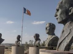 Ποιοι είναι οι Afrikaners, η ομάδα στο επίκεντρο της διαμάχης του Τραμπ με τη Νότια Αφρική;
| presscode.gr Ποιοι είναι οι Afrikaners, η ομάδα στο επίκεντρο της διαμάχης του Τραμπ με τη Νότια Αφρική;
| presscode.gr