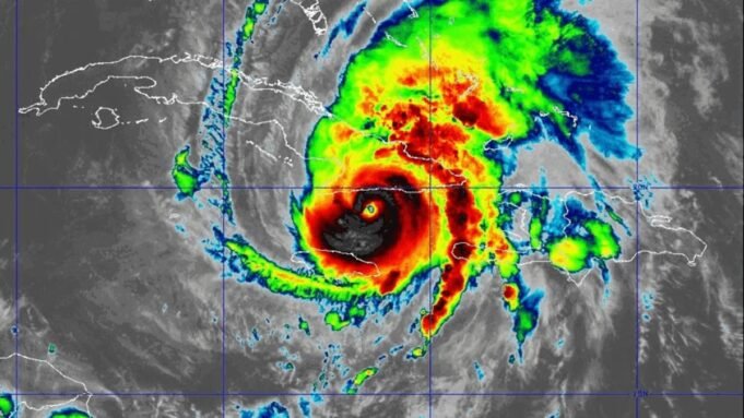 Προειδοποίηση καιρού στη Φλόριντα καθώς ο τυφώνας Melissa απειλεί τα Προειδοποίηση καιρού στη Φλόριντα καθώς ο τυφώνας Melissa απειλεί τα παράκτια ύδατα μετά τις καταστροφικές επιπτώσεις της καταιγίδας στην Τζαμάικα
| presscode.gr