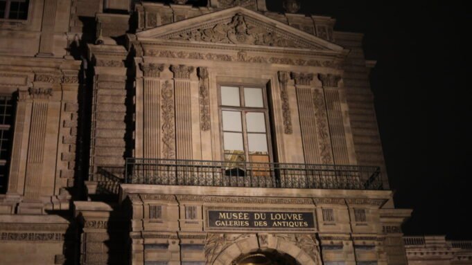 Πώς οι κλέφτες του Λούβρου εκμεταλλεύτηκαν την ανθρώπινη ψυχολογία για να αποφύγουν την υποψία - και τι αποκαλύπτει για την τεχνητή νοημοσύνη
| presscode.gr