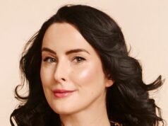 Πώς στα 50 μου ανέστρεψα τη βιολογική ηλικία του δέρματός μου κατά 18 χρόνια: Όπως αποδεικνύει μια σάρωση υψηλής τεχνολογίας, φαίνομαι 36 ετών, η περιποίηση της επιδερμίδας, οι τροφές, ο ορός νύχτας και τα πράγματα που ΠΟΤΕ δεν κάνω που με έχουν ρίξει δεκαετίες από πάνω μου – και έχουν εξαφανίσει τις ρυτίδες μου
| presscode.gr Πώς στα 50 μου ανέστρεψα τη βιολογική ηλικία του δέρματός μου κατά 18 χρόνια: Όπως αποδεικνύει μια σάρωση υψηλής τεχνολογίας, φαίνομαι 36 ετών, η περιποίηση της επιδερμίδας, οι τροφές, ο ορός νύχτας και τα πράγματα που ΠΟΤΕ δεν κάνω που με έχουν ρίξει δεκαετίες από πάνω μου - και έχουν εξαφανίσει τις ρυτίδες μου
| presscode.gr