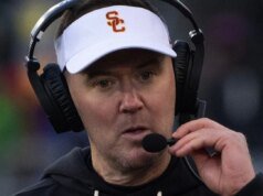 Στοιχηματισμός 110 εκατομμυρίων δολαρίων USC για τον Λίνκολν Ράιλι με τάση προς ένα απογοητευτικό Clay Helton 2.0
| presscode.gr Στοιχηματισμός 110 εκατομμυρίων δολαρίων USC για τον Λίνκολν Ράιλι με τάση προς ένα απογοητευτικό Clay Helton 2.0
| presscode.gr