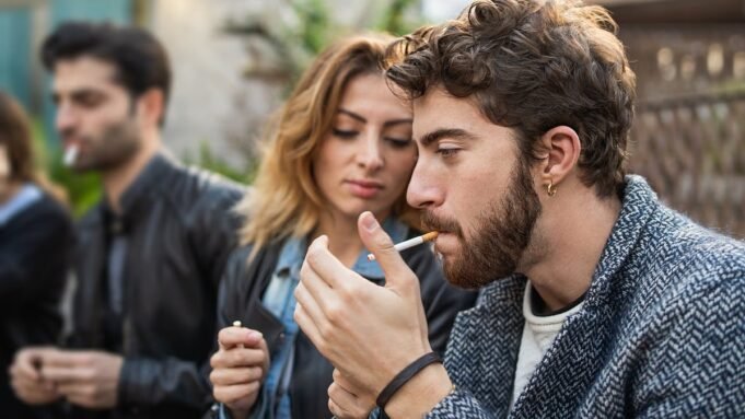 Τα αποτσίγαρα θα μπορούσαν να ΑΠΑΓΟΡΕΥΘΟΥΝ πλήρως βάσει σχεδίων για τη μείωση της ρύπανσης
| presscode.gr