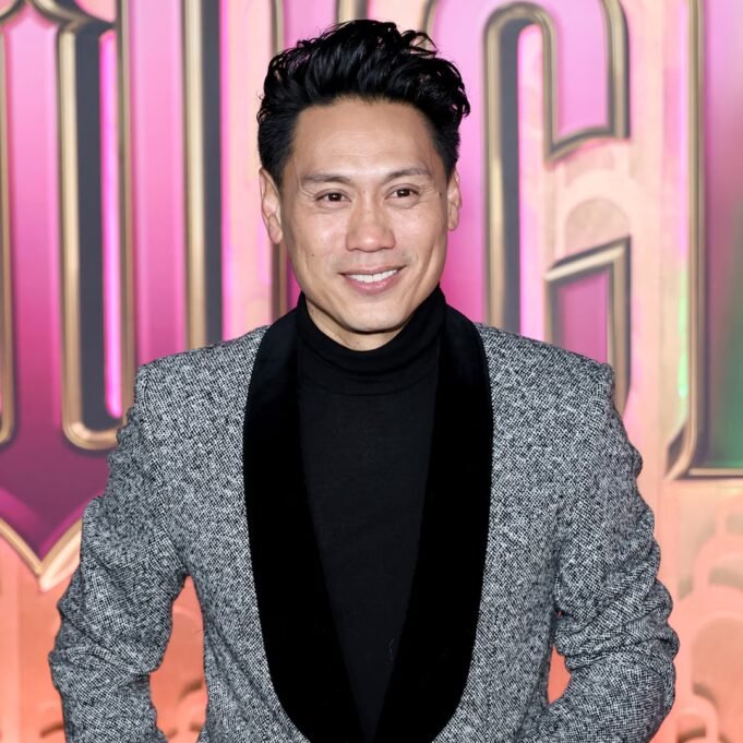 Το Baby Girl του Jon M. Chu κάνει το ντεμπούτο Το Baby Girl του Jon M. Chu κάνει το ντεμπούτο του στο κόκκινο χαλί στην πρεμιέρα του Wicked 2
| presscode.gr