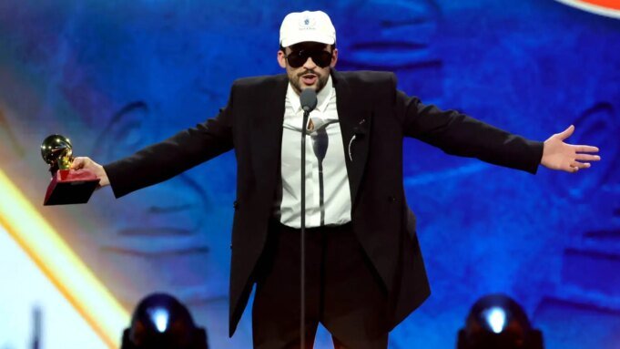 Το Bad Bunny κλείνει τα Latin Grammy με το πρώτο άλμπουμ της χρονιάς
| presscode.gr