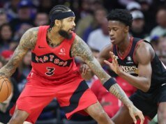 Το αστέρι των Raptors χτυπά το μπουκάλι νερό στο πάτωμα, καρφώνει το προσωπικό στο πρόσωπο
| presscode.gr Το αστέρι των Raptors χτυπά το μπουκάλι νερό στο πάτωμα, καρφώνει το προσωπικό στο πρόσωπο
| presscode.gr