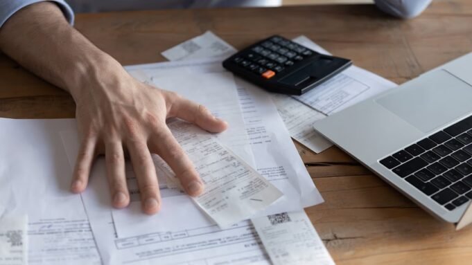 Το τρίτο των οικογενειακών εταιρειών φοβάται ότι θα καταρρεύσει μέχρι Το τρίτο των οικογενειακών εταιρειών φοβάται ότι θα καταρρεύσει μέχρι τις επόμενες γενικές εκλογές καθώς πλήττονται από την αύξηση των φόρων
| presscode.gr