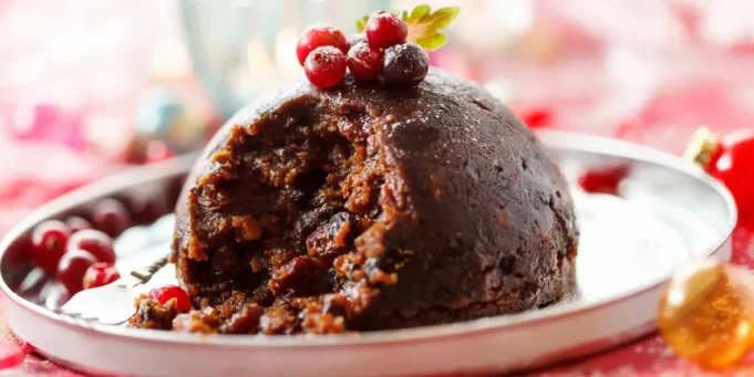 18 quirky British Christmas traditions that might confuse Americans | presscode.gr