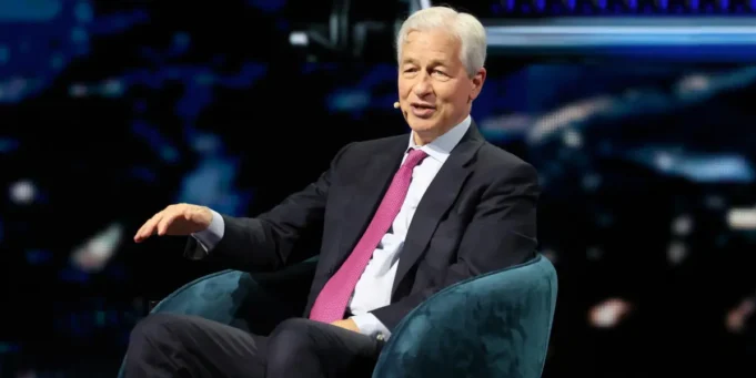 Jamie Dimon για το μέλλον μας στην τεχνητή νοημοσύνη: λιγότερες Jamie Dimon για το μέλλον μας στην τεχνητή νοημοσύνη: λιγότερες θέσεις εργασίας και «λιγότερο σκληρό έργο, αλλά έχοντας υπέροχη ζωή»
| presscode.gr