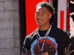 OSU WR Jeremiah Smith καλεί τον Chris Henry Jr. να υπογράψει ως Buckeye
| presscode.gr OSU WR Jeremiah Smith καλεί τον Chris Henry Jr. να υπογράψει ως Buckeye
| presscode.gr