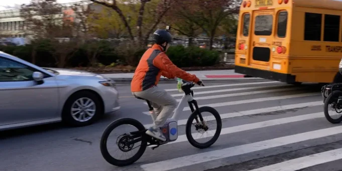 Ένα spin-off της Rivian στοιχηματίζει 305 εκατομμύρια δολάρια σε ηλεκτρονικά Ένα spin-off της Rivian στοιχηματίζει 305 εκατομμύρια δολάρια σε ηλεκτρονικά ποδήλατα. Το οδήγησα στη Νέα Υόρκη και ένιωσα φυσικό — και δυνατό.
| presscode.gr