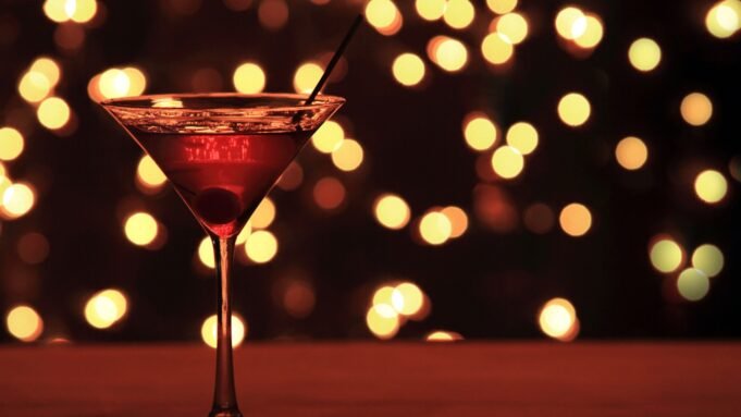 Ένα ποτό σας ζαλίζει; Γιατί το αλκοόλ μάς χτυπάει περισσότερο Ένα ποτό σας ζαλίζει; Γιατί το αλκοόλ μάς χτυπάει περισσότερο όσο μεγαλώνουμε
| presscode.gr