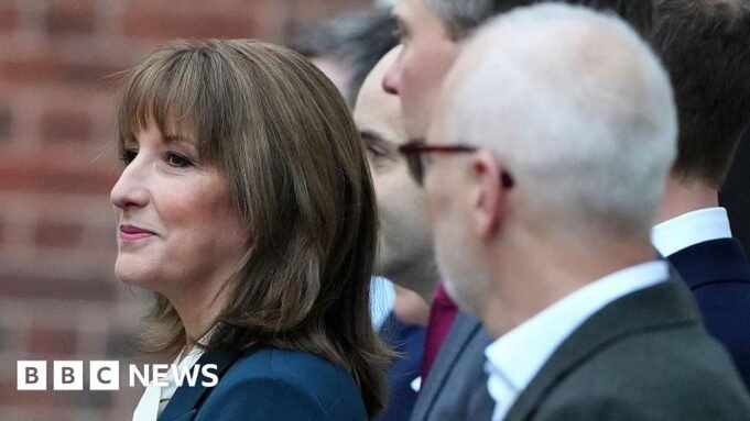 Έρευνα για διαρροές πριν από τον προϋπολογισμό βρίσκεται σε εξέλιξη, Έρευνα για διαρροές πριν από τον προϋπολογισμό βρίσκεται σε εξέλιξη, είπαν βουλευτές
| presscode.gr