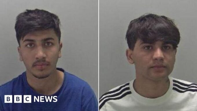 Αιτούντες άσυλο, 17, καταδικάστηκαν για βιασμό κοριτσιού
| presscode.gr