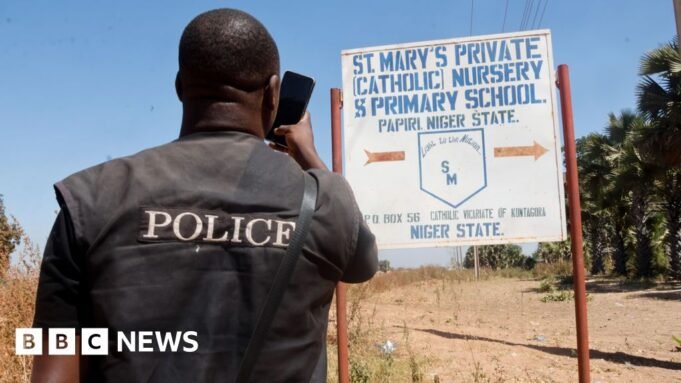 Εκατό απαχθέντες μαθητές αφέθηκαν ελεύθεροι στη Νιγηρία | presscode.gr Εκατό απαχθέντες μαθητές αφέθηκαν ελεύθεροι στη Νιγηρία
| presscode.gr