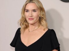 Η Kate Winslet λέει ότι ο Eminem της ζήτησε να “ξυρίσει το κάτω μέρος του” κατά την εμφάνιση του “SNL”
| presscode.gr Η Kate Winslet λέει ότι ο Eminem της ζήτησε να "ξυρίσει το κάτω μέρος του" κατά την εμφάνιση του "SNL"
| presscode.gr