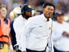 Η Notre Dame AD απευθύνει μια αμφιλεγόμενη αμηχανία στην CFP: «Μας χτύπησαν στο στομάχι»
| presscode.gr Η Notre Dame AD απευθύνει μια αμφιλεγόμενη αμηχανία στην CFP: «Μας χτύπησαν στο στομάχι»
| presscode.gr