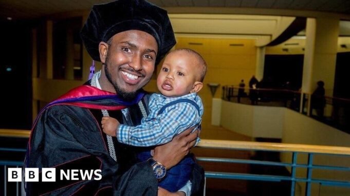 "Η ανησυχία είναι απτή": Η σομαλική κοινότητα της Μινεσότα προετοιμάζεται για καταστολή της μετανάστευσης
| presscode.gr