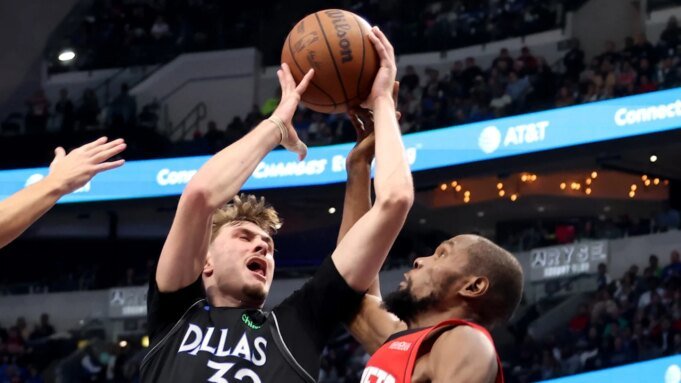 Ο Κέβιν Ντουράντ πλήρωσε στον Κούπερ Φλαγκ ένα τεράστιο κομπλιμέντο Ο Κέβιν Ντουράντ πλήρωσε στον Κούπερ Φλαγκ ένα τεράστιο κομπλιμέντο μετά από εντυπωσιακή απόδοση
| presscode.gr