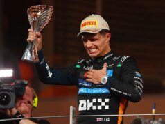 Ο Λάντο Νόρις κρατά τον Μαξ Φερστάπεν για να κερδίσει τον πρώτο τίτλο της F1 με δύο πόντους
| presscode.gr Ο Λάντο Νόρις κρατά τον Μαξ Φερστάπεν για να κερδίσει τον πρώτο τίτλο της F1 με δύο πόντους
| presscode.gr