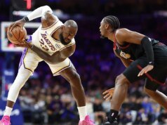 Ο ΛεΜπρόν Τζέιμς είχε ένα ωραίο μήνυμα για τον Ταϊρίς Μάξι μετά τους Λέικερς-76ερς
| presscode.gr Ο ΛεΜπρόν Τζέιμς είχε ένα ωραίο μήνυμα για τον Ταϊρίς Μάξι μετά τους Λέικερς-76ερς
| presscode.gr