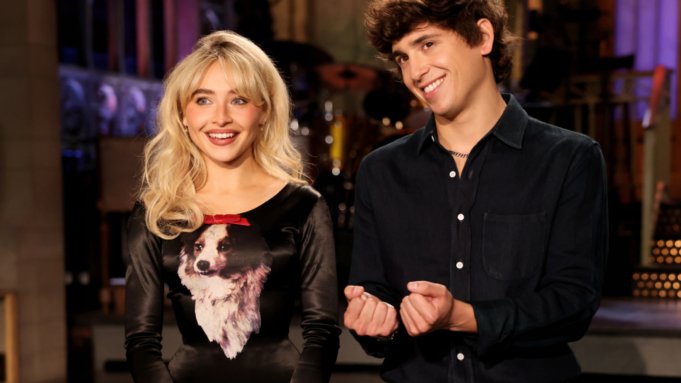 Ο Λευκός Οίκος χρησιμοποιεί το κλιπ «SNL» της Sabrina Carpenter για άλλο ένα βίντεο απέλασης ICE
| presscode.gr