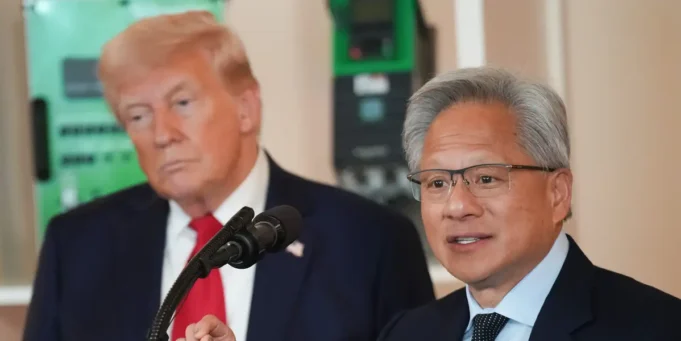 Ο Τραμπ δίνει το πράσινο φως στη Nvidia να πουλήσει τα τσιπ H200 της στην Κίνα
| presscode.gr