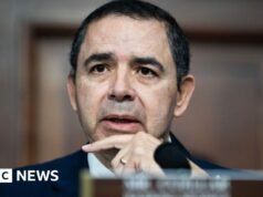 Ο Τραμπ επικρίνει τον Δημοκρατικό που χάρισε χάρη επειδή δεν άλλαξε πολιτικά κόμματα
| presscode.gr Ο Τραμπ επικρίνει τον Δημοκρατικό που χάρισε χάρη επειδή δεν άλλαξε πολιτικά κόμματα
| presscode.gr