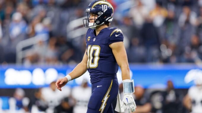 Ο Χέρμπερτ (χέρι) των Chargers ετοιμάζεται να παίξει MNF
| presscode.gr