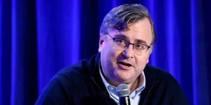 Ο συνιδρυτής του LinkedIn, Reid Hoffman, λέει ότι πήρε ένα Ο συνιδρυτής του LinkedIn, Reid Hoffman, λέει ότι πήρε ένα μάθημα από μια επίσκεψη στο νησί του Epstein: «Σημείωση στον εαυτό σου, Google πριν πάει»
| presscode.gr