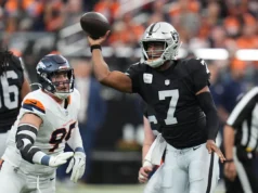 Οι Raiders QB Geno Smith αποχωρούν νωρίς από το παιχνίδι εναντίον των Broncos με εμφανή τραυματισμό στο χέρι
| presscode.gr Οι Raiders QB Geno Smith αποχωρούν νωρίς από το παιχνίδι εναντίον των Broncos με εμφανή τραυματισμό στο χέρι
| presscode.gr
