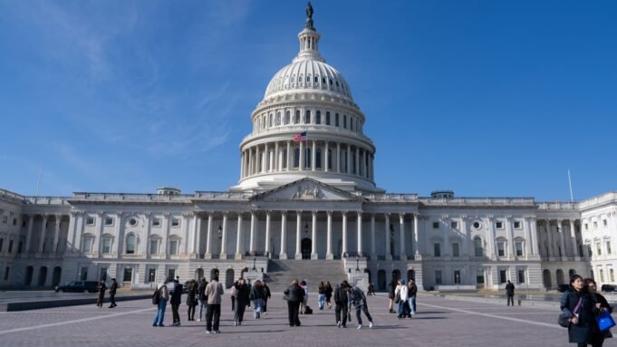 Το GOP επέτρεψε στον Τραμπ να επεκτείνει την εξουσία του. Εδώ είναι που σπρώχνουν πίσω
| presscode.gr