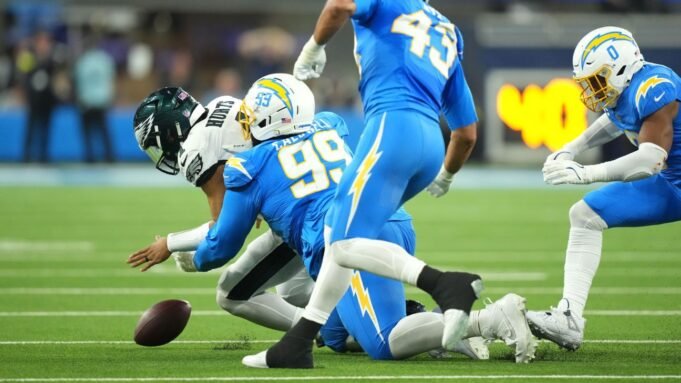 Το Hurts έχει 2 τζίρους σε 1 παιχνίδι εν μέσω Το Hurts έχει 2 τζίρους σε 1 παιχνίδι εν μέσω βραδιάς 4-INT
| presscode.gr