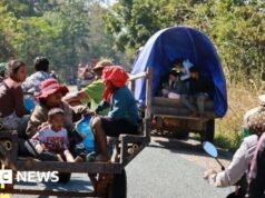 Χιλιάδες άνθρωποι εγκαταλείπουν τα σύνορα Ταϊλάνδης-Καμπότζης μετά από θανατηφόρες συγκρούσεις
| presscode.gr Χιλιάδες άνθρωποι εγκαταλείπουν τα σύνορα Ταϊλάνδης-Καμπότζης μετά από θανατηφόρες συγκρούσεις
| presscode.gr